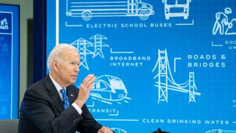 Biden Ordena Liberar 50 Millones de Barriles de Petróleo de la Reserva