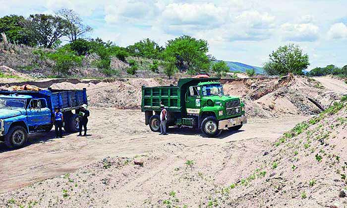 Realizan Operativos En Bancos De Extracci N De Material P Treo