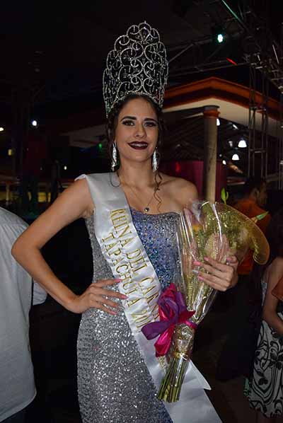 Este sábado fue coronada Grecia I como reina del Carnaval 2017 y Tito Sánchez rey de la Alegría. Hoy el tradicional desfile a partir de las 6:00 pm arrancando en el Reloj Floral del Par Vial.