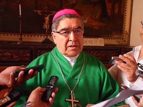 Obispo Arizmendi Llama a Dejar las Armas en Chenalhó