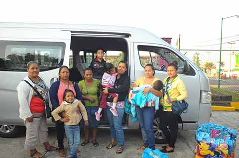 Refrenda DIF Cacahoatán Ayuda a Niños que Viajan al CRIT-Chiapas