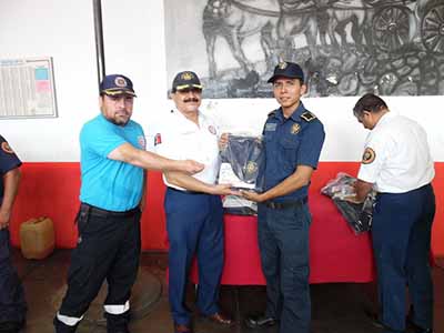 En la ceremonia de entrega de uniformes, el Patronato de Bomberos ratificó a Pascual Andrés Luna  Aceituno, como Comandante Operativo del cuartel en los dos turnos.