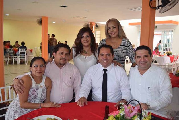 Concepción Hernández, Jesús Almeida, Gloria de León, Reyna Martínez, Rodolfo Nuño, Manuel Gómez.