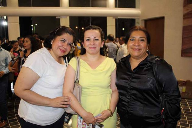 Karina Torres, Ninfa Gómez, Claudia Camas.