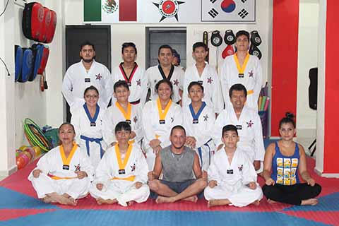 Tapachultecos Compiten en Torneo de Taekwondo 