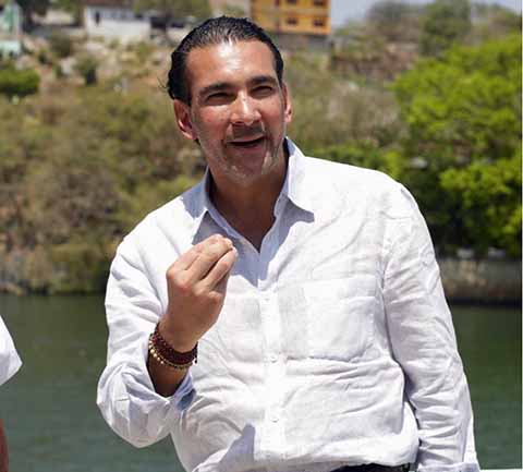Senador Melgar Encabeza Jornada de Limpieza en Playas de la Región