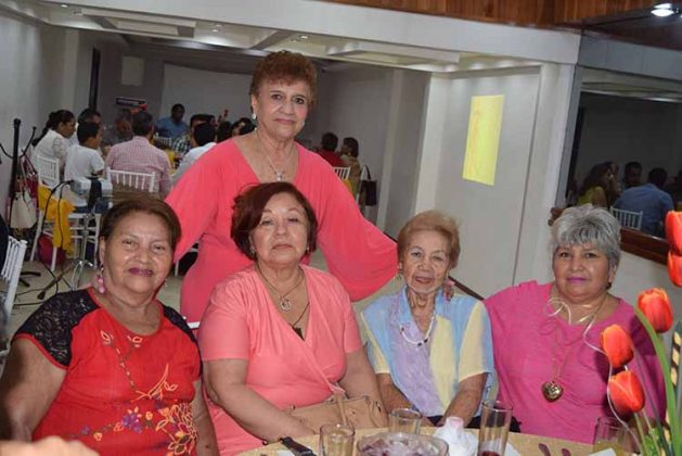 Ofelia Chávez, Irma Villatoro, Edith Alvarado, Martina García, Rosario Ovando.