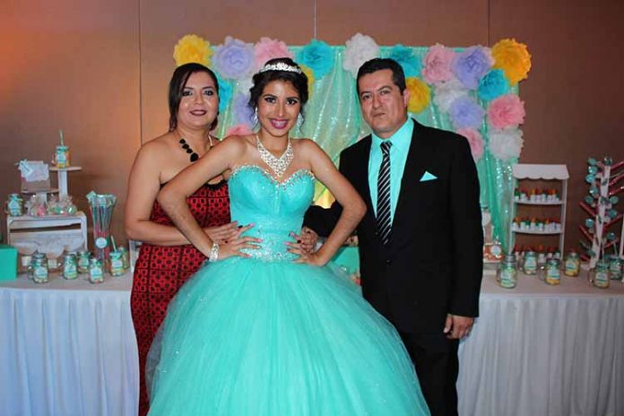 Liliana Grajales, Anette, Adam Gómez.