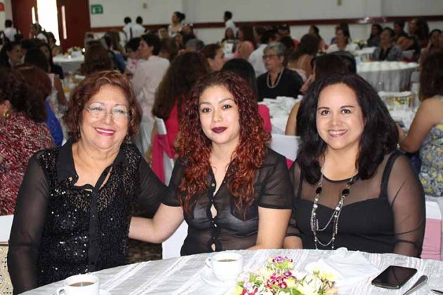 Sonia Jiménez, Elizabeth Valencia, Consuelo Monterrosa.