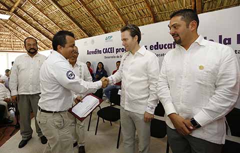 El mandatario estatal destacó que la Universidad Politécnica de Chiapas es la única institución de la entidad que tiene el cien por ciento de sus programas con reconocimiento de calidad reconocida internacionalmente.