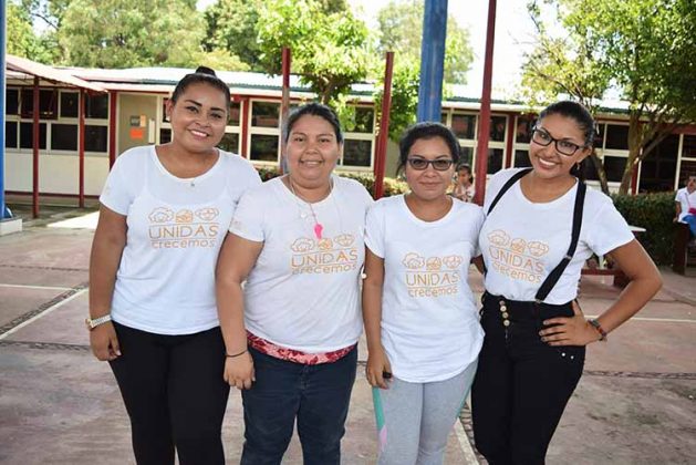 Guadalupe Peña, Darinka Velazco, Karla Gálvez, Yesi Solís, mentoras del curso de verano.
