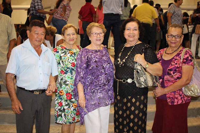 René, Lupita de Rueda, Martha Aggler, Esthelita Cruz Vda. de Zamora, Aura Solano.