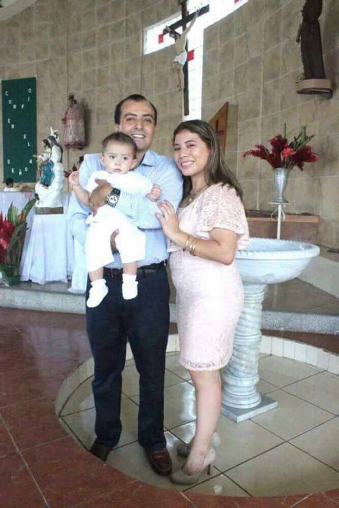 La familia Mandujano Ocaña bautizo a su pequeño Jorge Mandujano.
