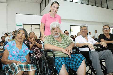 Presidenta del DIF Tuxtla, Hizo Entrega de Ayudas Técnicas a Personas con Discapacidad