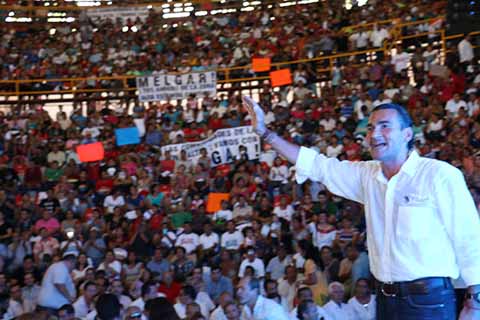 El Senador por Chiapas, Luis Armando Melgar Bravo, ofreció su 5º Informe de Actividades Legislativas ante la sociedad tapachulteca, diputados, alcaldes, empresarios, sectores productivos y organizaciones, donde destacó que nuestro Estado debe avanzar hacia el progreso, “porque tiene con qué”.