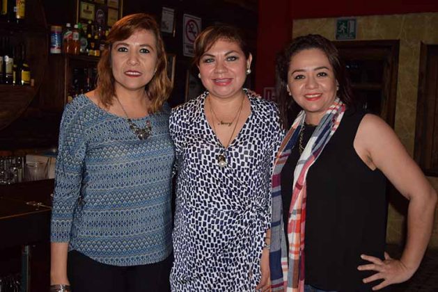 Claudia León, Nancy Canel, Paty Córdova.