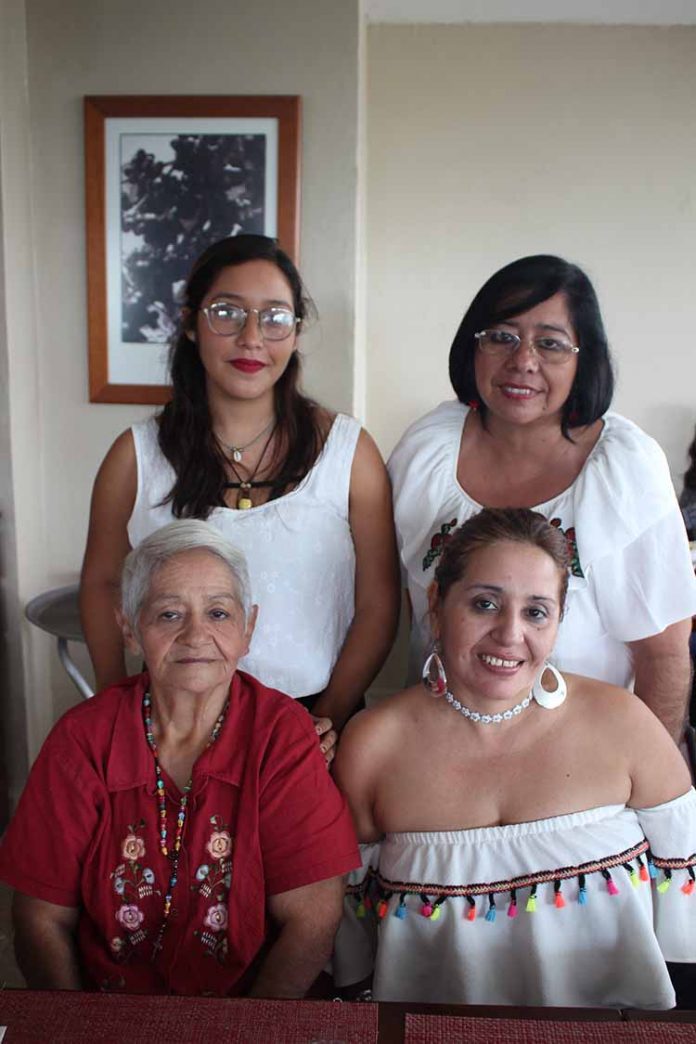 Rosario Martínez, Gaby Cordero, Daniela Maya, Paty Cordero.