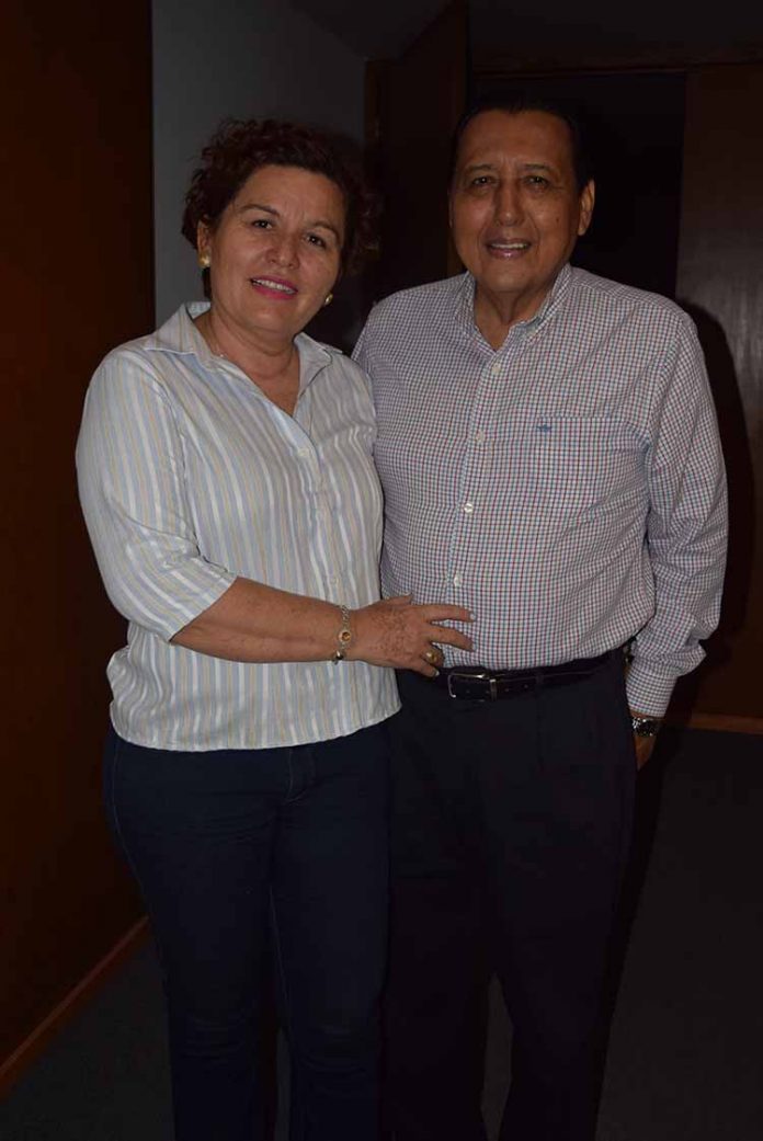 Norma Arellano, directora de CONECULTA Tapachula; Mario Ruiz Redondo.