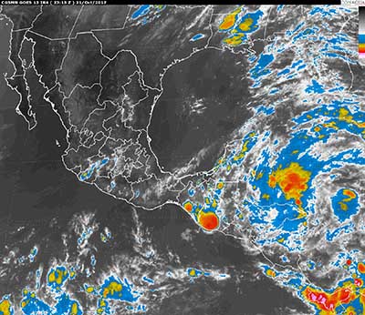 Onda Tropical No. 38 Genera Tormentas en Sureste de México