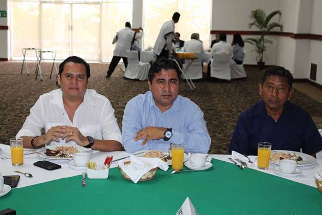 Elvis Pinto, Pablo Valle, Rogelio Martínez.