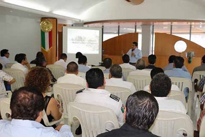 En reunión diversos sectores de la región, el Secretario Ejecutivo de la Autoridad Federal para el Desarrollo de las ZEE, Enrique Huesca Fernández, exhortó a los empresarios a sumar esfuerzos en este gran proyecto.