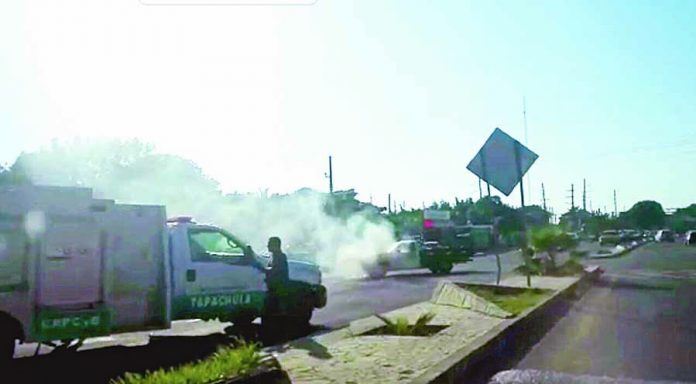Agarró Fuego Camioneta en Viva México