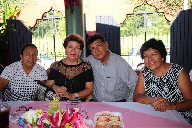 Marvell Jiménez, Thelma Cruz, Adalberto Jiménez, Ana Jiménez.