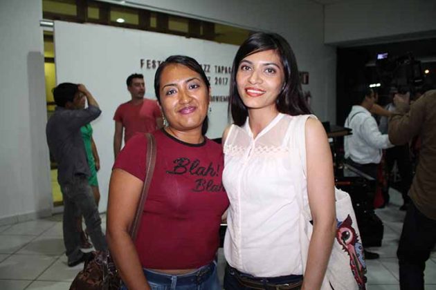 Karina López, Denisse Sol.