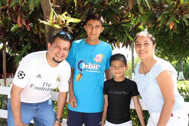 Jorge, Diego, Pablo Cruz, María Luisa Ruiz.