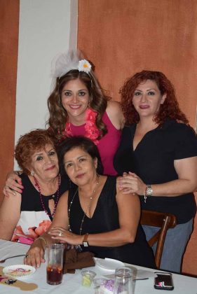 Eugenia Gonz&aacute;lez, Isabel Fanelli, Janette, Tania Barrag&aacute;n.