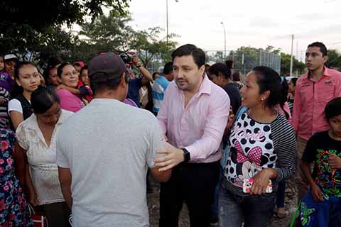 Entrega Fernando Castellanos Ayuda Humanitaria Ante la Temporada de Invierno en Tuxtla