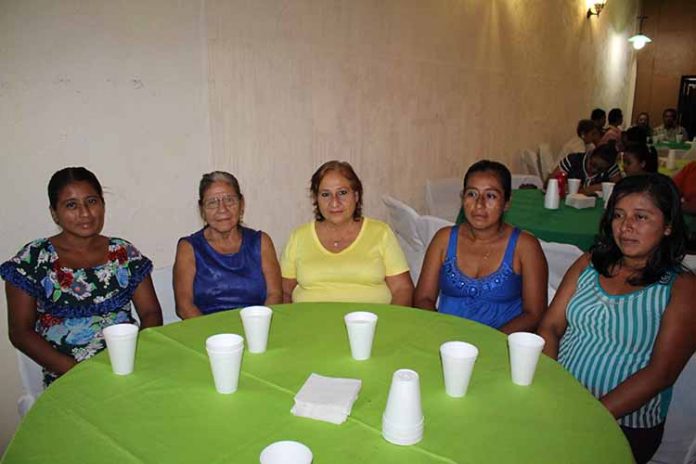 Ana Hernández, Guadalupe Rivas, Luz María, Cecilia Hernández, Mirayda Hernández.