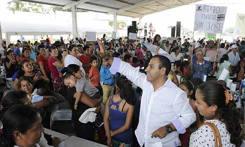 Eduardo Ramírez se Reúne con Sectores de Huixtla