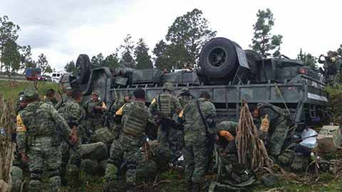 Cinco Militares Resultan Lesionados en Volcadura