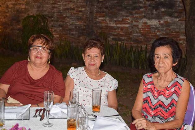 Yolanda Gordillo, Esperanza Ruiz, Rebeca Rodríguez.