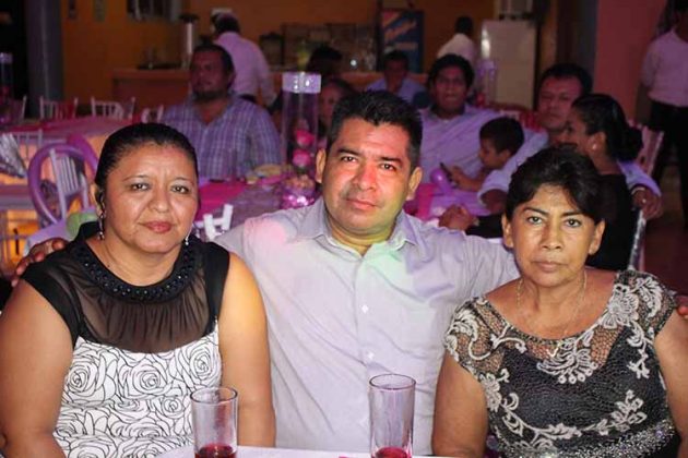 Marilú Villalobos, Aracely Guzmán, Leónidas Morales.