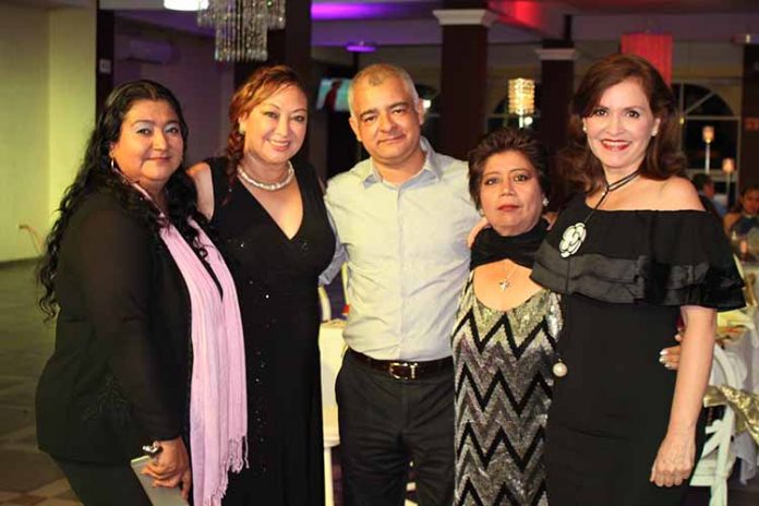 Irma Ruiz, Alicia Almanza, Julio Vázquez, Magy Galván, Dianet Coronado.