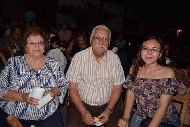 Martha, Juan Manuel Lazos, Daniela M&eacute;ndez.