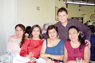 Bety Zambrano, Elvia Castilllo, Elizabeth López, Vidalia Gómez, Delfino López.