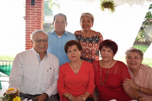 Adolfo Zamora Cruz, Gabriel Sagrero, Mane D´Amiano, Martha Meza, Patricia Loranca, Mayu D´Amino.