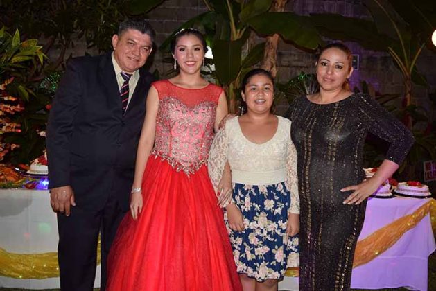 &Aacute;ngel, Astrid, Sayuri Couti&ntilde;o, Karina Herrera.