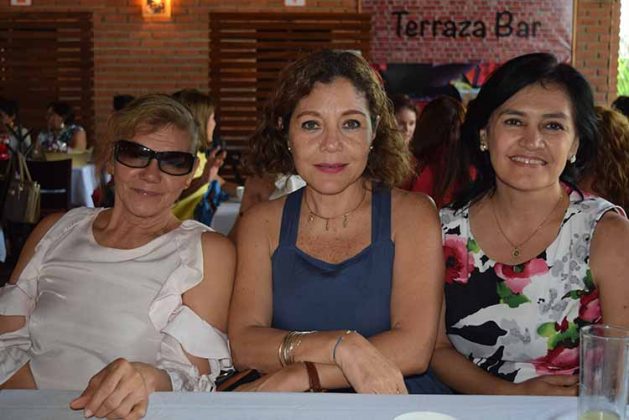 Erika Pinson, Maggi Díaz, Hayddy Fierros.