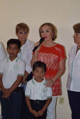 Leticia Velasco de Coello.