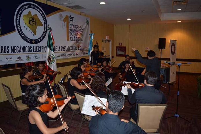 Orquesta Sinfónica Esperanza Azteca Chiapas.