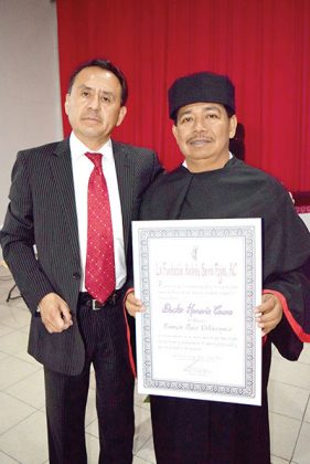 Armando Calzada, presidente Honorifico de la Fundación Andrés Serra Rojas A.C.; Ramón Ruiz Velázquez, presidente del Colegio de Contadores Públicos de Chiapas.