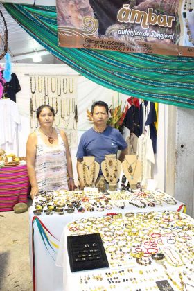 Rosa Madrid, Gildardo Gómez: artesanía en ámbar y plata de Simojovel, Chiapas.