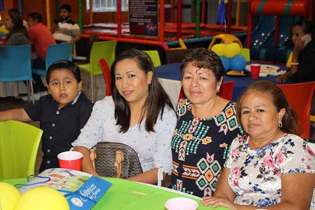 Jos&eacute; P&eacute;rez, Janeth Cital&aacute;n, Alma de Alavrado, Edith Ramos.