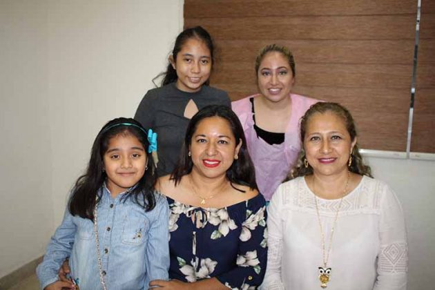 Ángela Méndez, Ángela Reyes, Mónica, Georgina, Georgina, Guadalupe Zepeda.