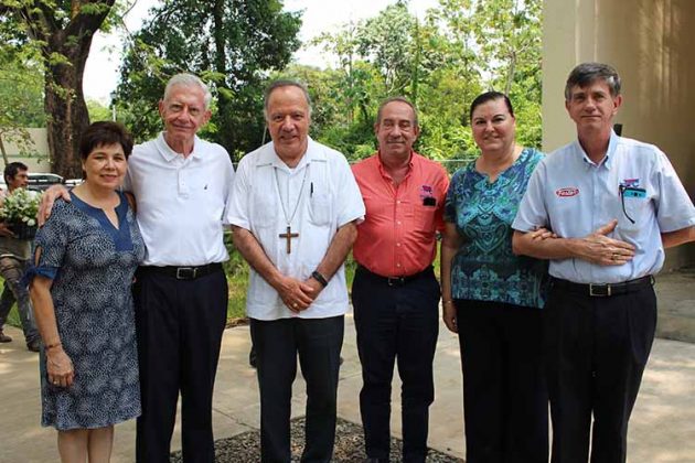 Estrella de Gutiérrez, Ramón Gutiérrez, Arzobispo Leopoldo González, Germán Gutiérrez, Carmen de la Madrid, Jaime Gutiérrez.