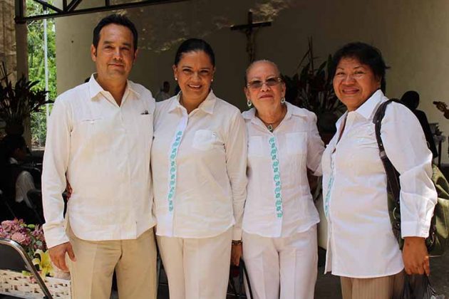 Arnoldo Montaño, Mirna Villalba, Rosario Irie, Rocío de Cntora.